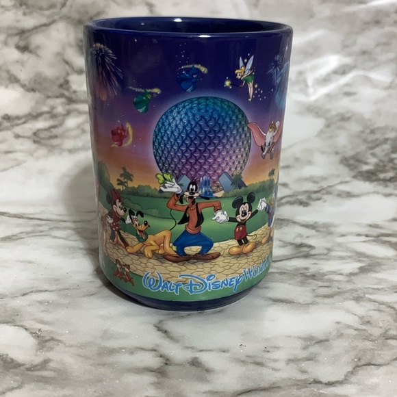 Walt Disney World Coffee Cup - Picture 3 of 6